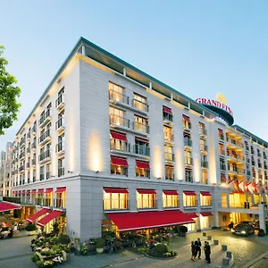 grand-elysee.hamburg-hotels-de.com/